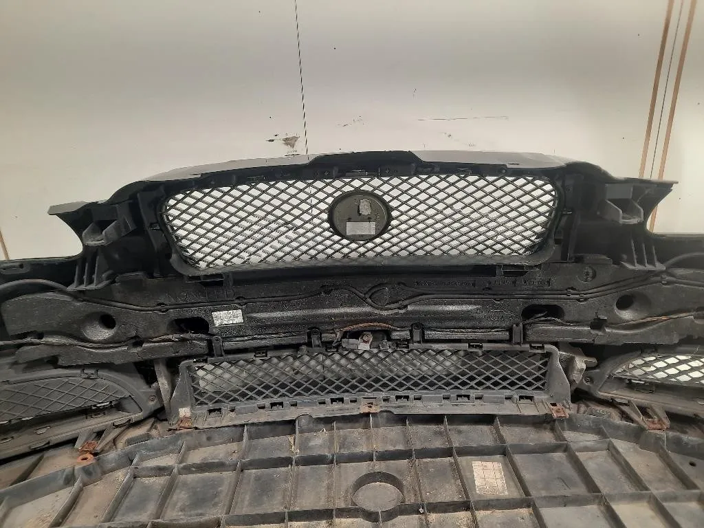 Paraurti ANT C2Z8837XXX Jaguar XF I 2011