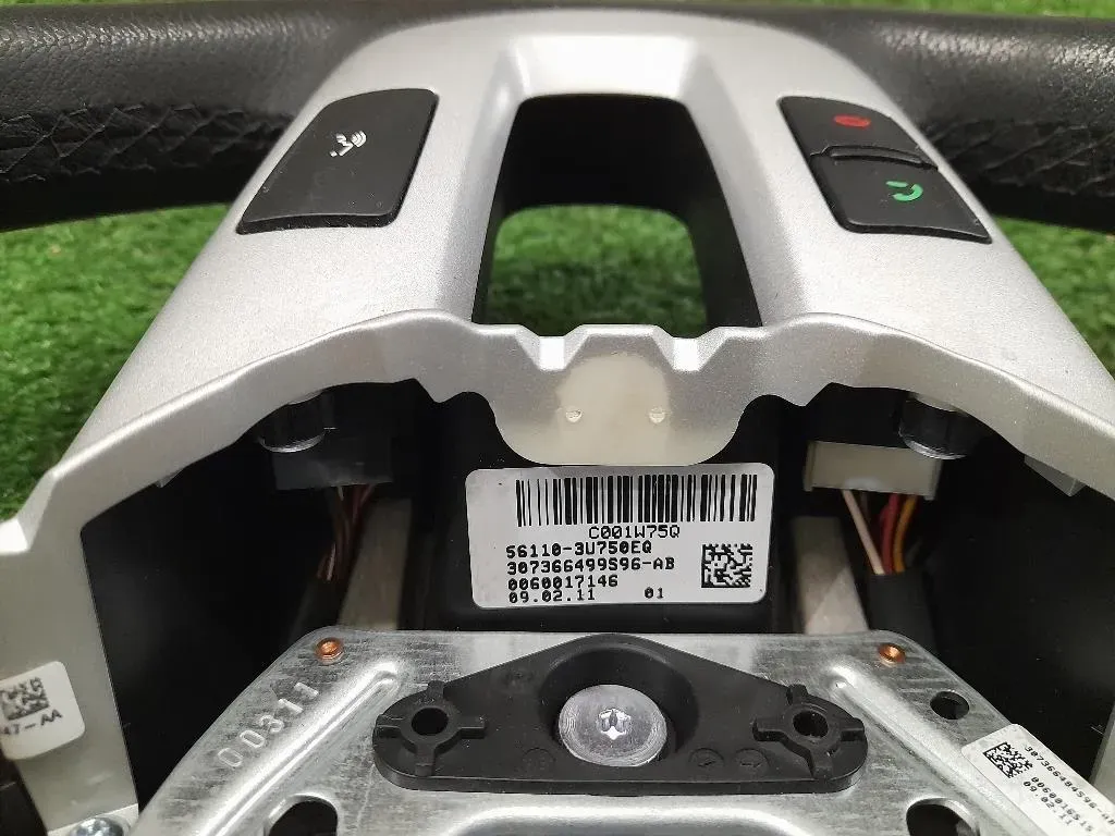 Volante 561103U750EQ Kia Sportage III 2010