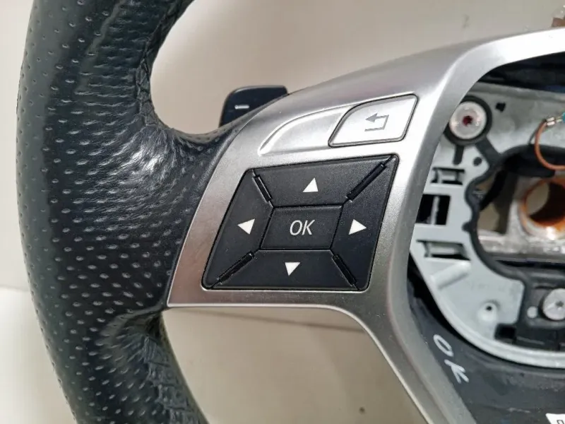 Volante A1724604203 Mercedes Classe C W204 2011