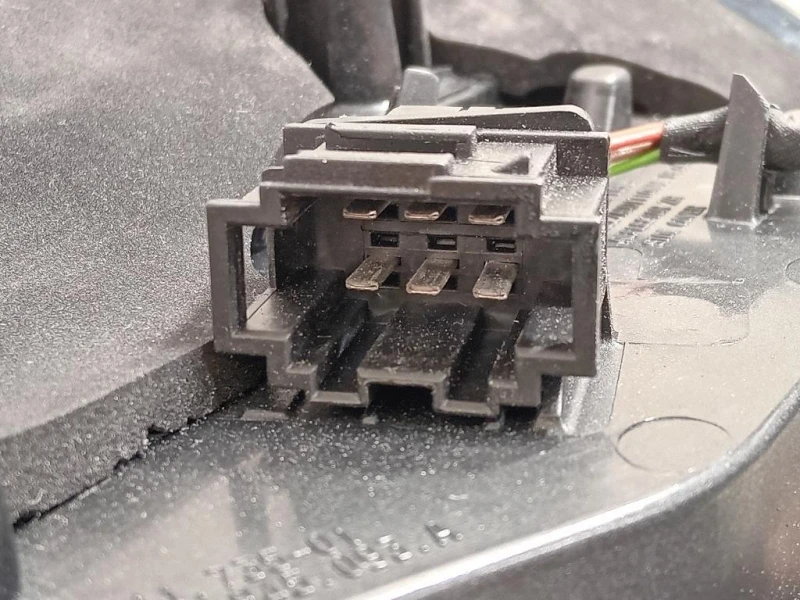 Fanale POST SX 8XA 945 093 A Audi A1 8XK 2015