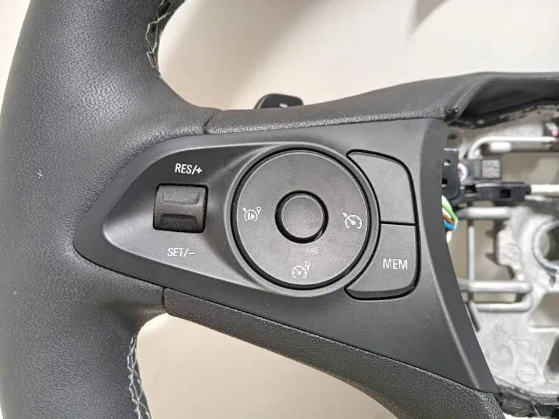 Volante 98524835ZD Opel Corsa F 2019