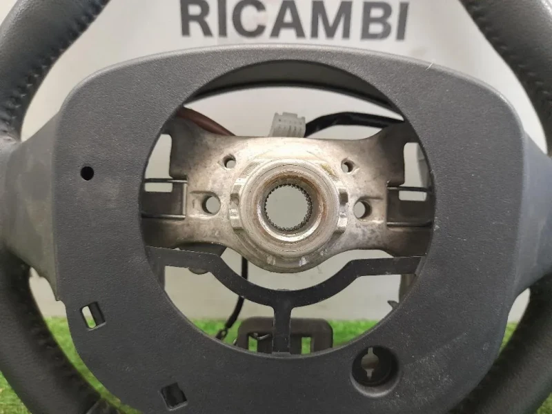 Volante 306744199483AC Toyota Yaris IV 2012