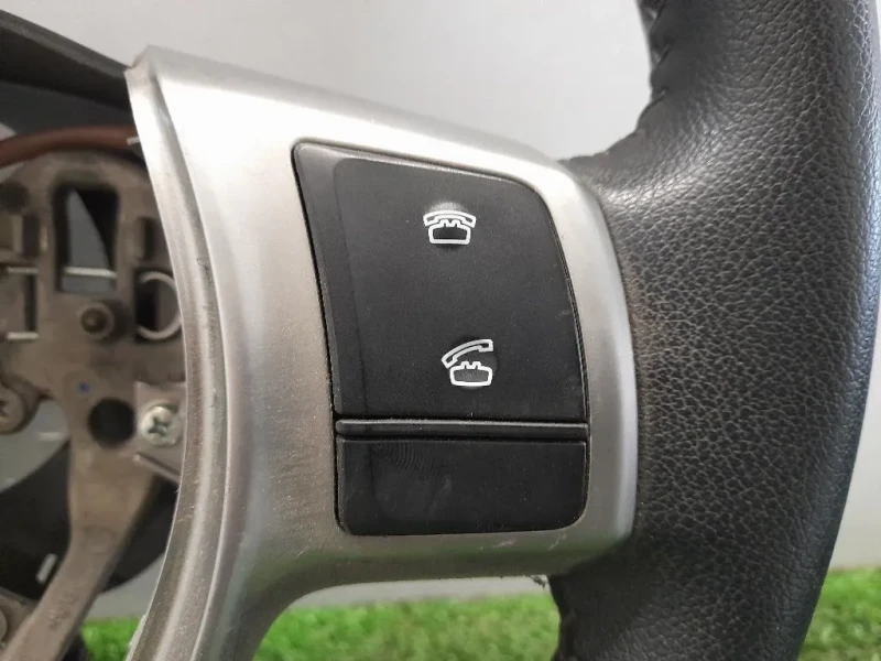 Volante 306744199483AC Toyota Yaris IV 2012