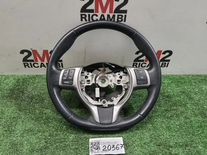 Volante 451000D770 Toyota Yaris IV 2014