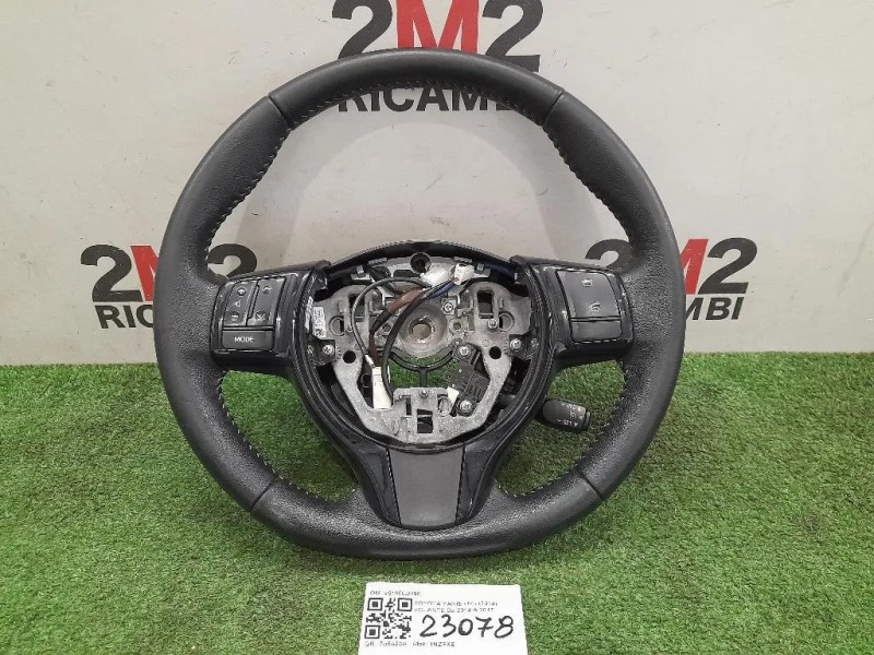 Volante 451000D490 Toyota Yaris IV 2014
