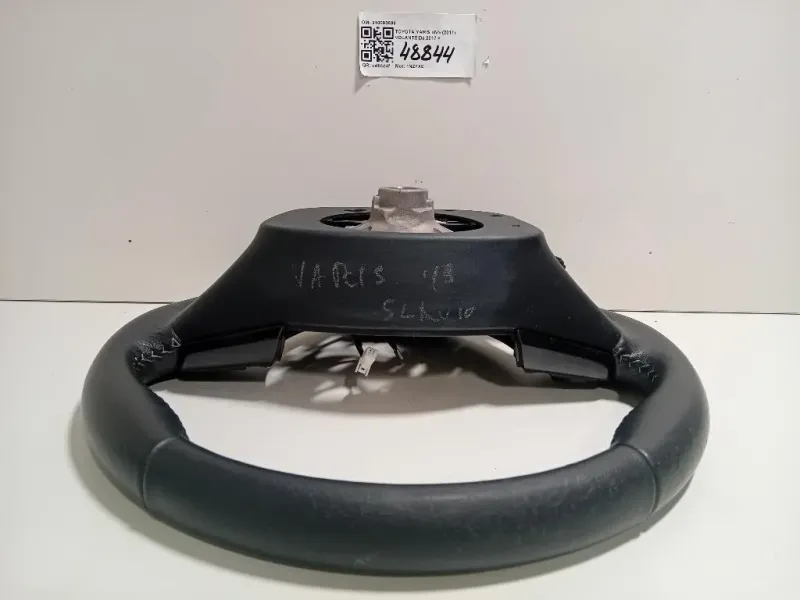 Volante 310093699 Toyota Yaris IV 2017