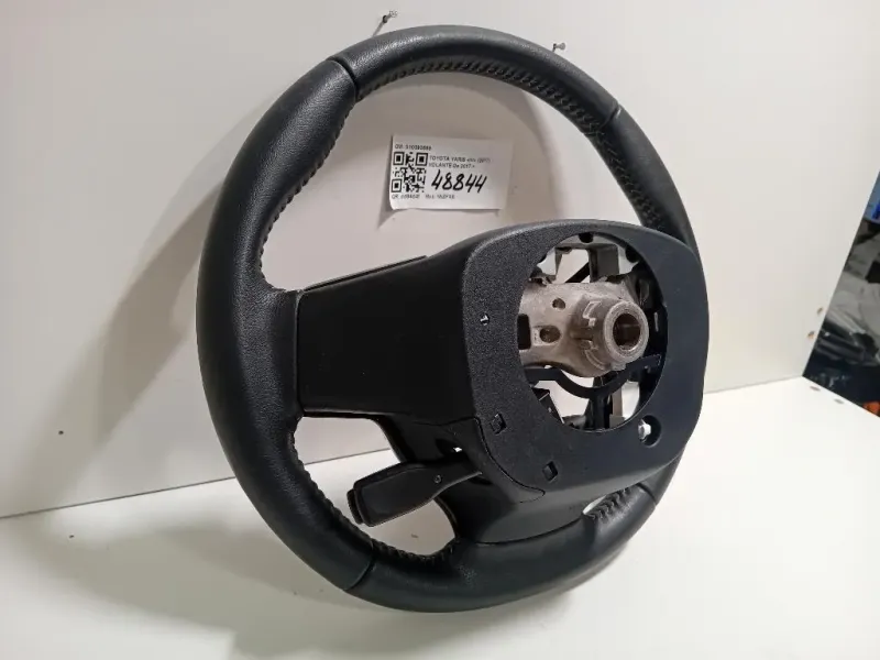 Volante 310093699 Toyota Yaris IV 2017