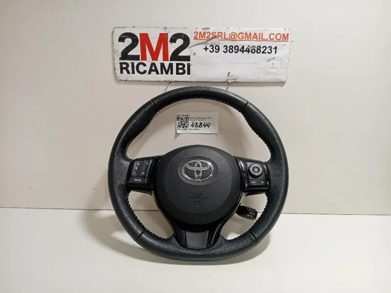 Volante 310093699 Toyota Yaris IV 2017