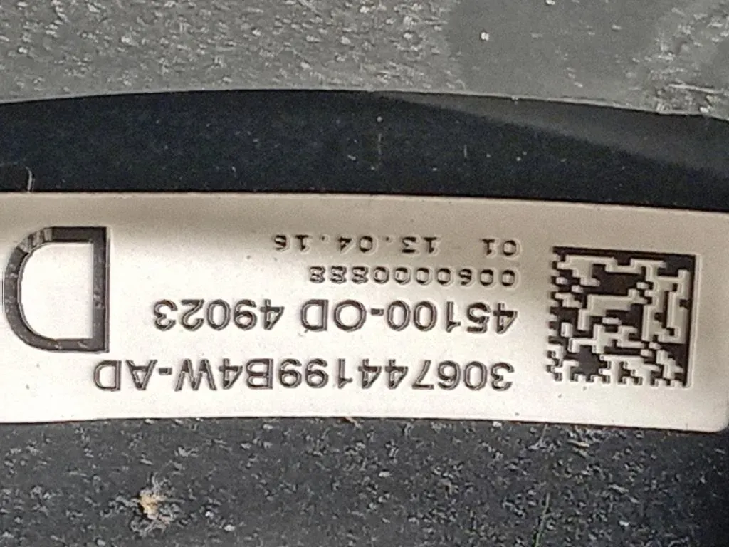 Volante 306744199B4W-AD Toyota Yaris IV 2017