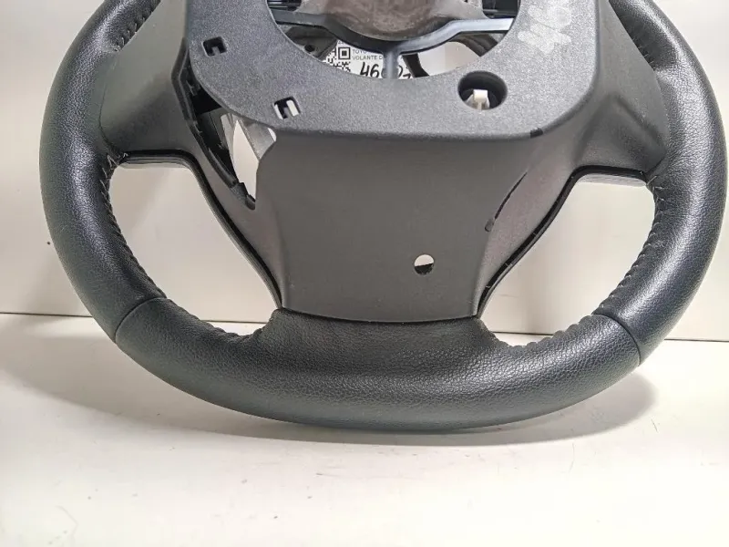 Volante 306744199B4W-AD Toyota Yaris IV 2017