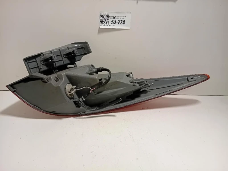 Fanale POST SX 92401-3Z0 Hyundai I40 2012