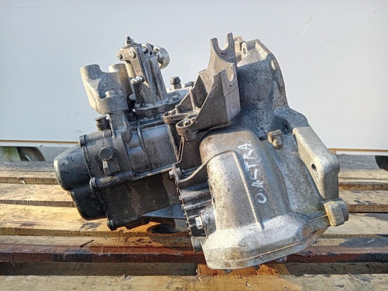 Cambio MDG 5 MARCE MANUALE Opel Astra J 2012