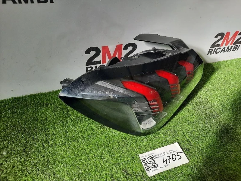 Fanale POST SX 9823216880 Peugeot 208 I 2015