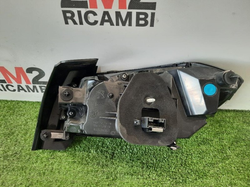 Fanale POST SX 9823216880 Peugeot 208 I 2015