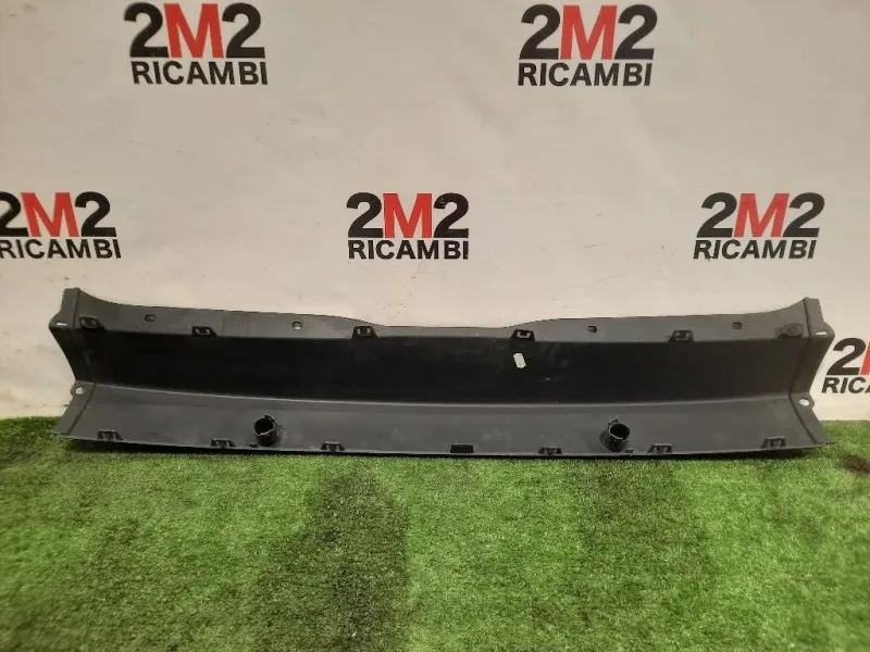 Paraurti Centrale POST 8200142809 IND Renault Scénic II 2003