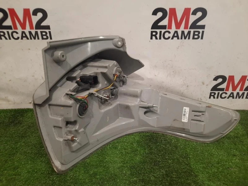 Fanale POST SX 83601-35000 Ssangyong Tivoli 2015