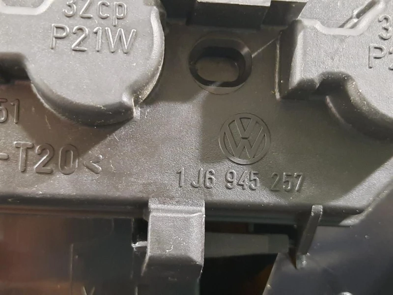 Fanale POST SX 1J6 945 257 Volkswagen GOLF IV 1998