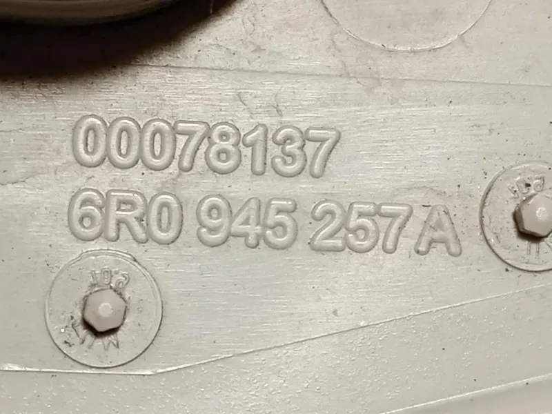 Fanale POST SX 6R0 945 257 A Volkswagen POLO VI 2009
