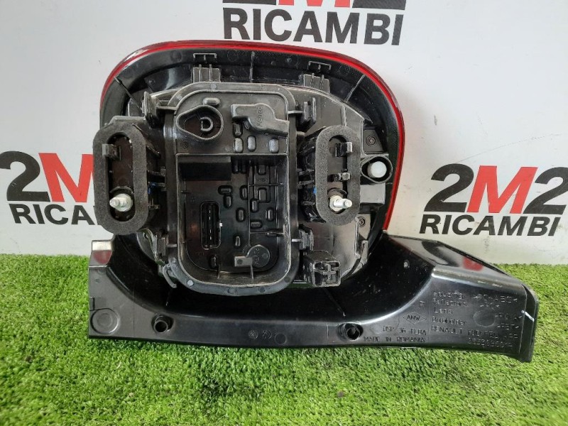 Fanale POST DX 265503601R Dacia Duster II 2018