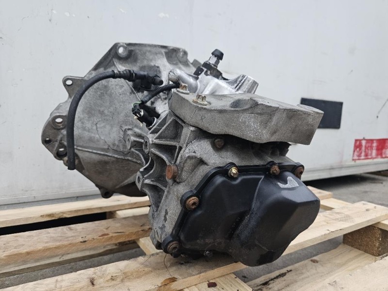 Cambio 24579784 Opel Corsa D 2011