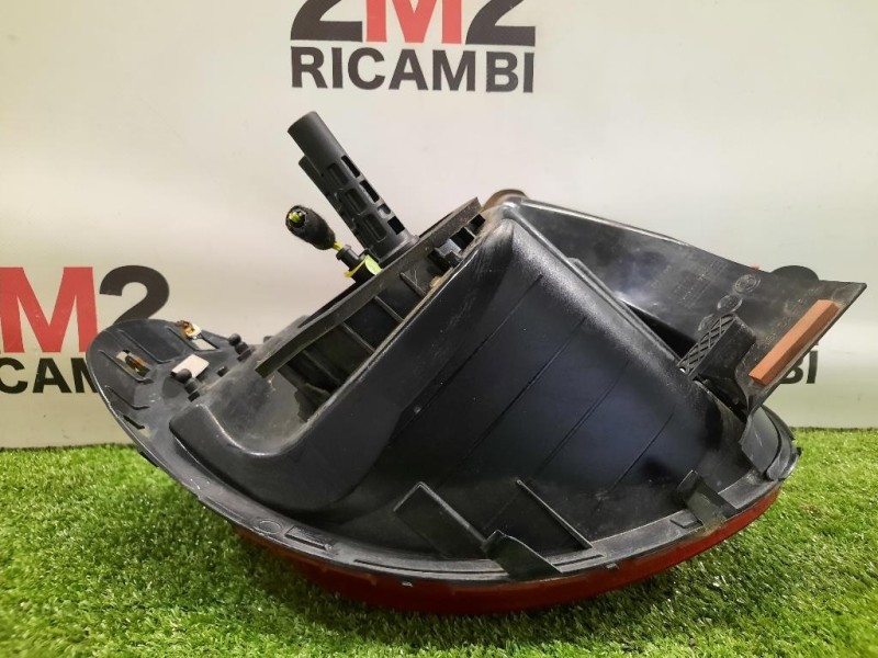 Fanale POST DX 51883571 Fiat 500L 2013