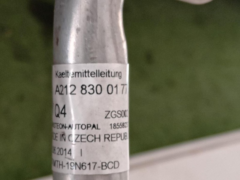 Flessibile AC Compressorecondensatore A2128300177 Mercedes Classe E W212 2013