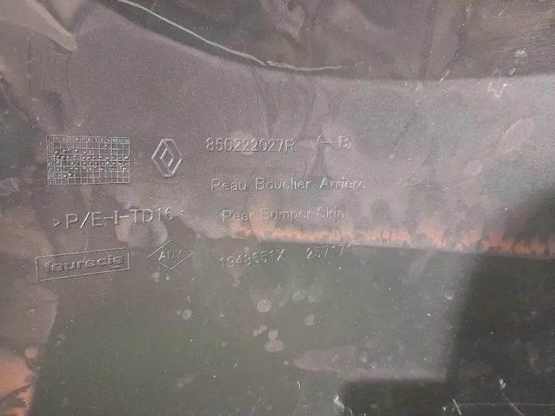 Paraurti POST NUDO 850222027R Dacia Duster II 2018