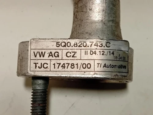Flessibile AC Compressorecondensatore 5Q0 820 743 Volkswagen GOLF VII 2013