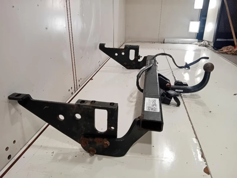 Gancio DI Traino POST GANCIO DI TRAINO POST Jaguar XF I 2011