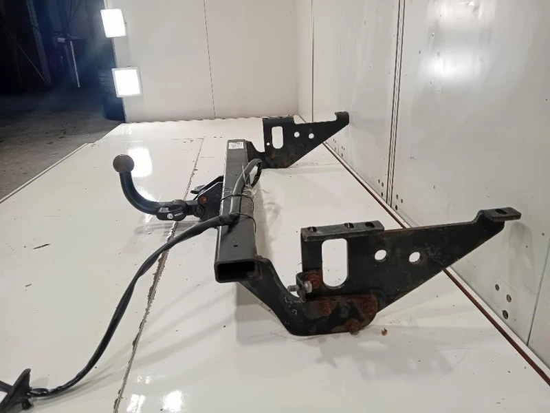 Gancio DI Traino POST GANCIO DI TRAINO POST Jaguar XF I 2011