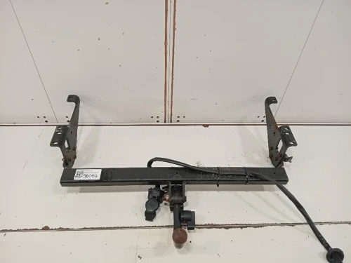 Gancio DI Traino POST GANCIO DI TRAINO POST Jaguar XF I 2011