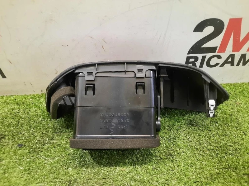 Griglia Condotto ARIA Cruscotto ANT DX MR456379 Mitsubishi Pajero III 2000