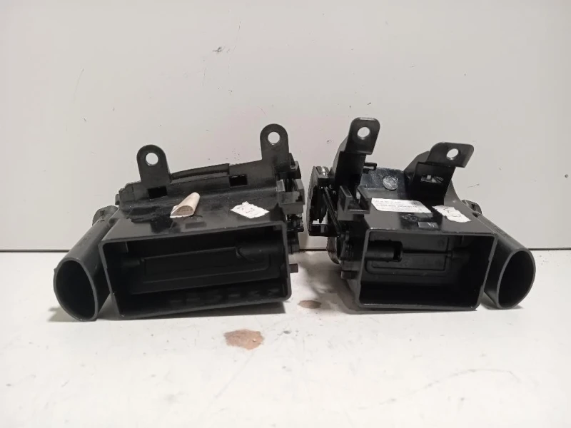 Griglia Condotto ARIA Cruscotto ANT SX A2038302754 A2038300554 Mercedes Classe C W203 2000