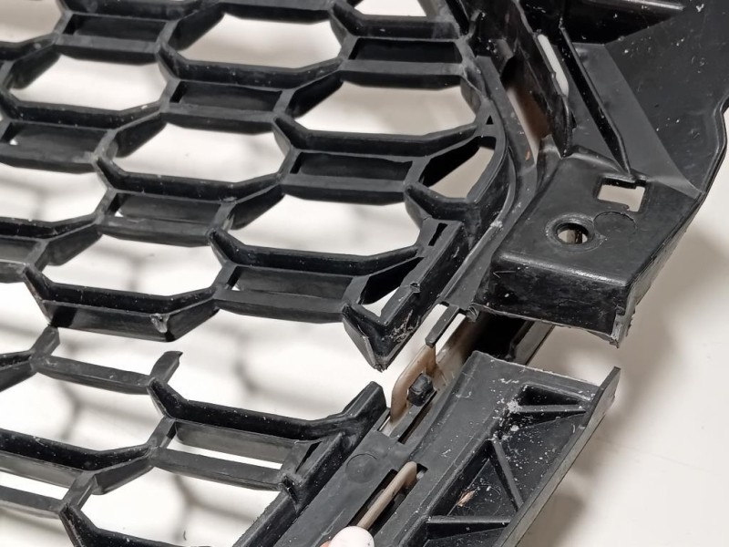 Griglia DI Ventilazione Paraurti ANT GRIGLIA DI VENTILAZIONE PARAURTI ANT Audi A4 8W2 2015