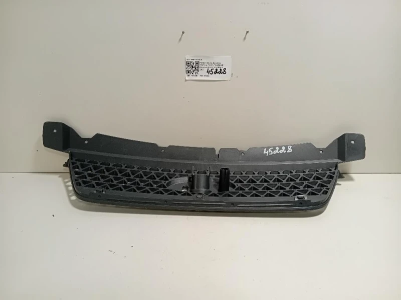 Griglia DI Ventilazione Paraurti ANT 6M5Y-8138-A Ford Focus II 2005