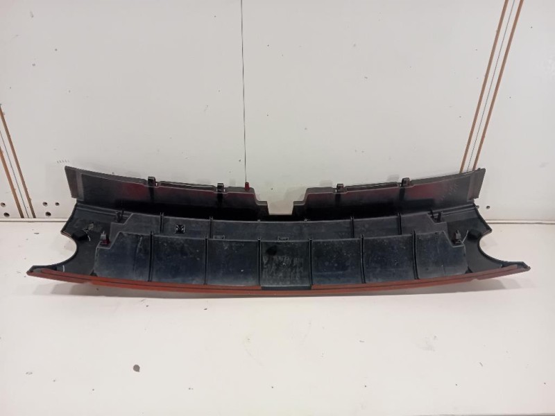 Griglia DI Ventilazione Paraurti ANT GRIGLIA DI VENTILAZIONE PARAURTI ANT Land Rover Discovery III 2005