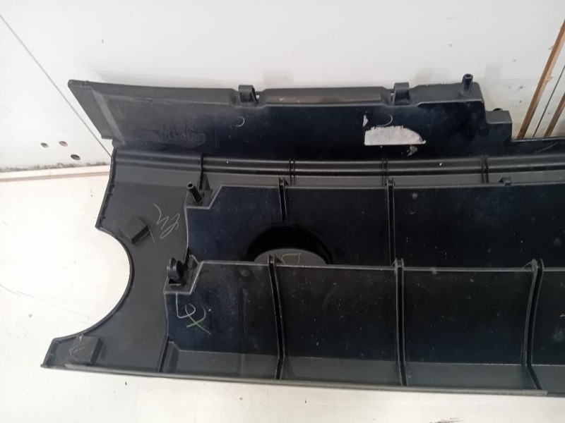 Griglia DI Ventilazione Paraurti ANT GRIGLIA DI VENTILAZIONE PARAURTI ANT Land Rover Discovery III 2005