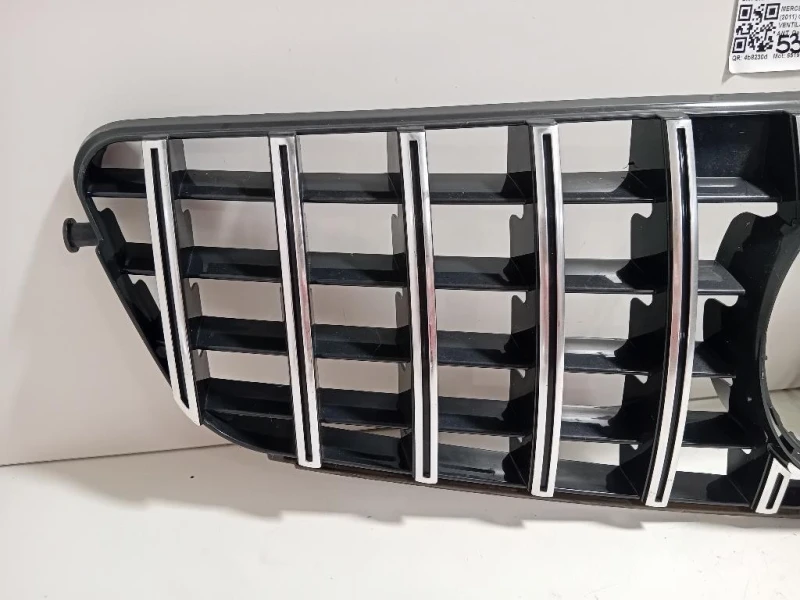 Griglia DI Ventilazione Paraurti ANT GRIGLIA DI VENTILAZIONE PARAURTI ANT Mercedes Classe C W204 2011