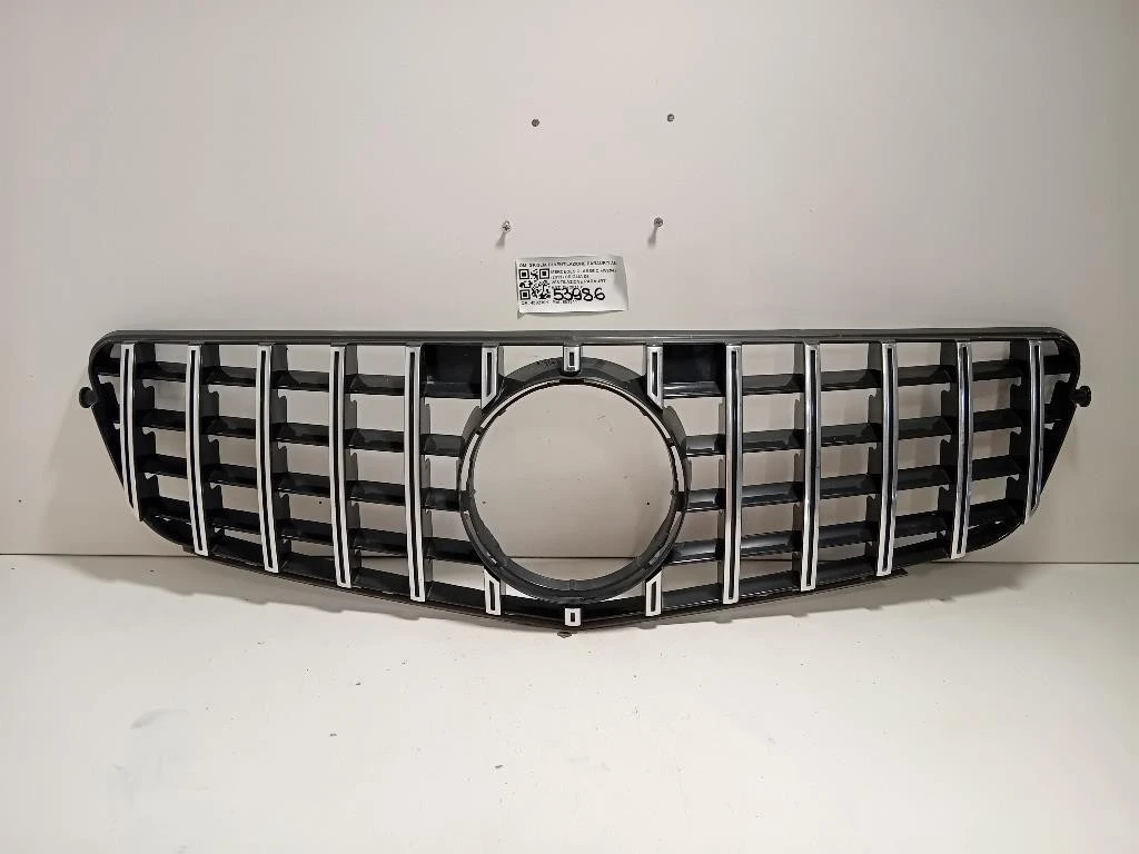 Griglia DI Ventilazione Paraurti ANT GRIGLIA DI VENTILAZIONE PARAURTI ANT Mercedes Classe C W204 2011