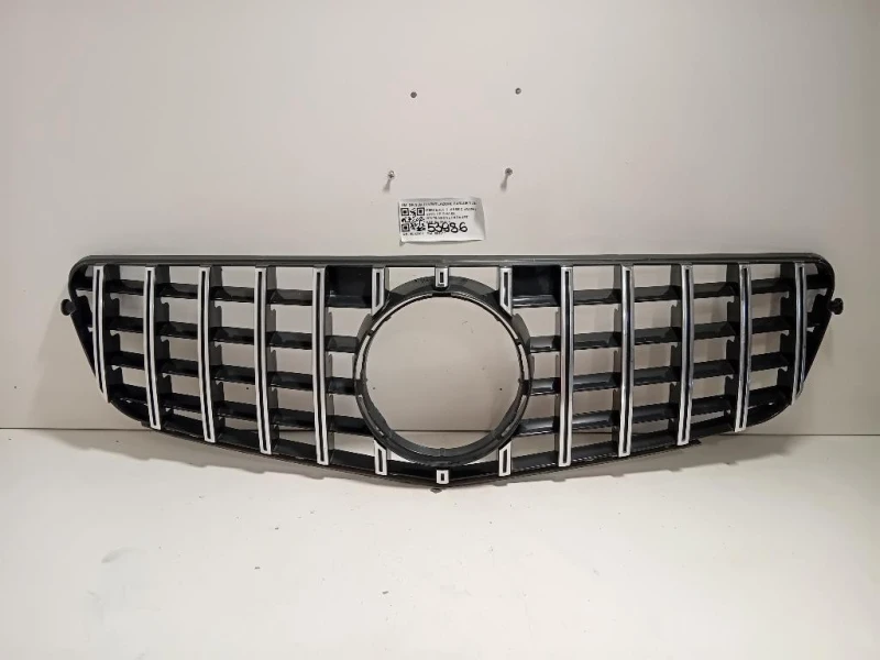 Griglia DI Ventilazione Paraurti ANT GRIGLIA DI VENTILAZIONE PARAURTI ANT Mercedes Classe C W204 2011
