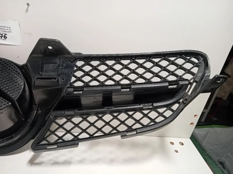 Griglia DI Ventilazione Paraurti ANT GRIGLIA DI VENTILAZIONE PARAURTI ANT Mercedes Classe SLK R171 2004