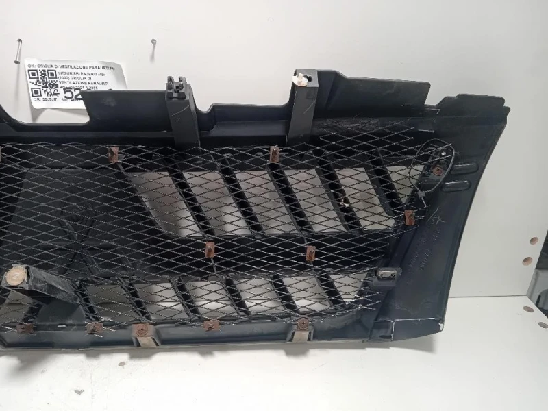 Griglia DI Ventilazione Paraurti ANT GRIGLIA DI VENTILAZIONE PARAURTI ANT Mitsubishi Pajero III 2000
