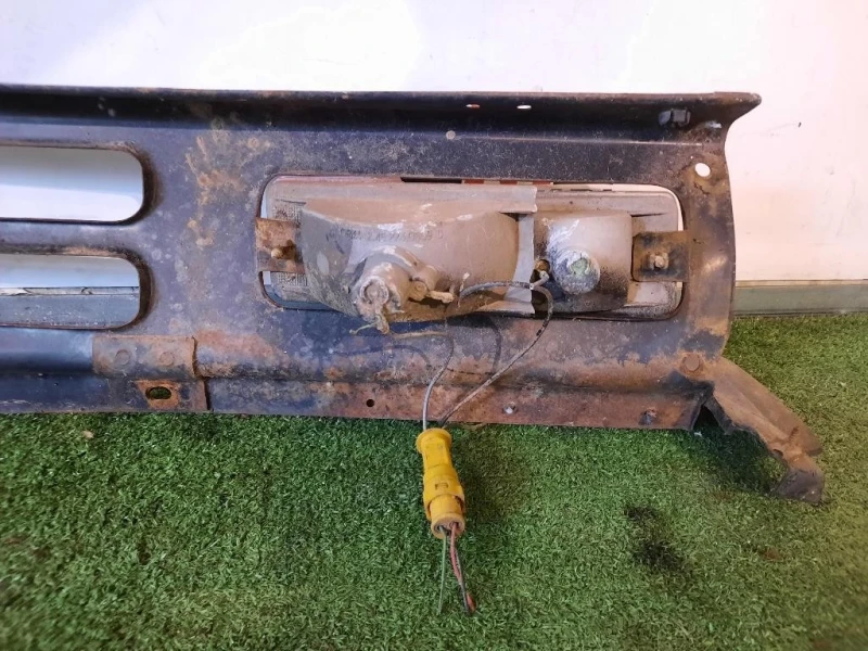 Griglia DI Ventilazione Paraurti ANT Nissan Patrol 1983-1988