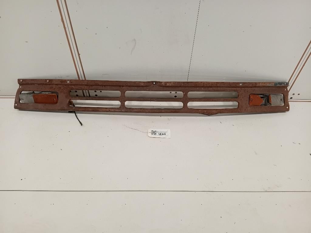 Griglia DI Ventilazione Paraurti ANT Nissan Patrol GR II 2005
