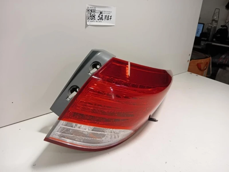 Fanale POST DX 92402-3Z0 Hyundai I40 2012