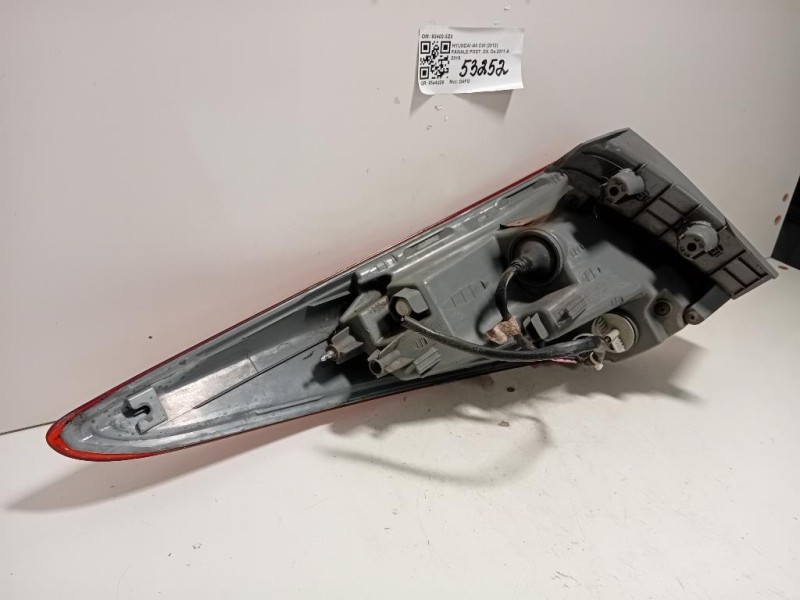 Fanale POST DX 92402-3Z0 Hyundai I40 CW 2012