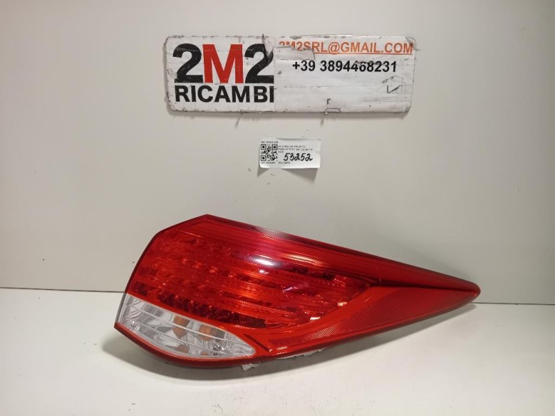 Fanale POST DX 92402-3Z0 Hyundai I40 CW 2012