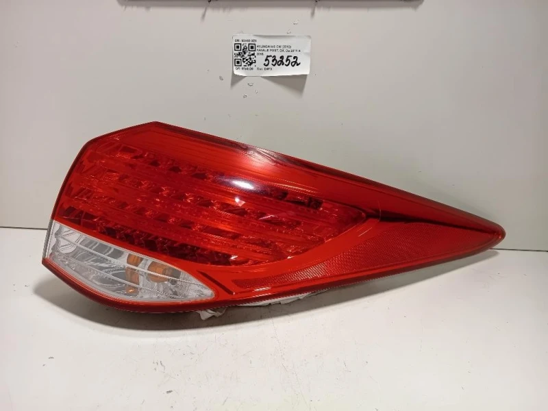 Fanale POST DX 92402-3Z0 Hyundai I40 CW 2012