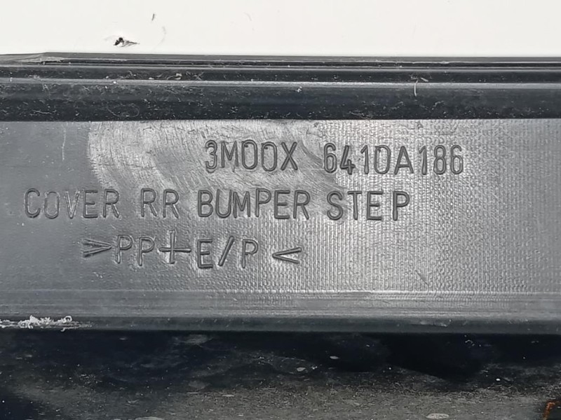 Paraurti POST 3M00X6410A186 Mitsubishi Pajero IV 2007