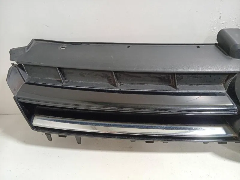 Griglia DI Ventilazione Paraurti ANT 5G0 853 653 E Volkswagen GOLF VII 2013